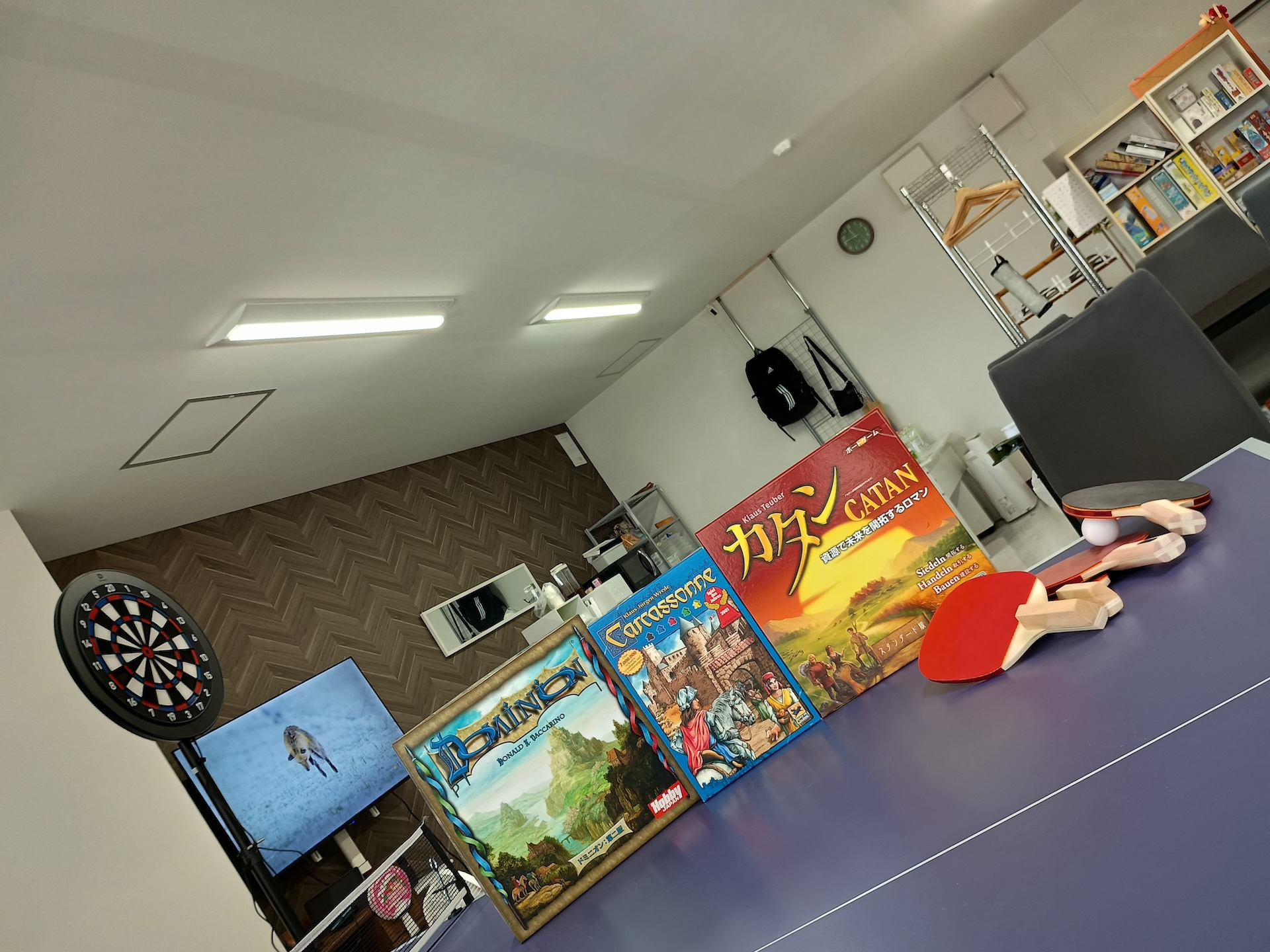 つなスペースの店内